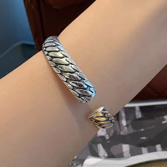 STERLING SILVER CHAIN DESIGN MINIMALIST BANGLE BRACELET - Picture 7 of 10